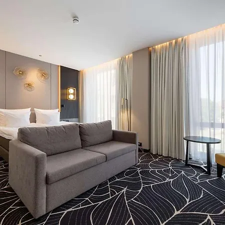 Moevenpick Hotel *
